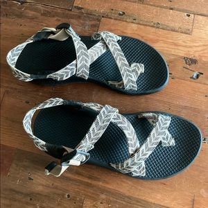 Womens Chacos size 8 - black & white.